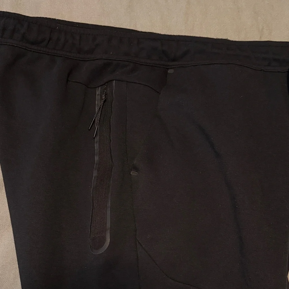 Mens Nike Tech Fleece Tracksuit (Black/Black) - Picture 8 of 13